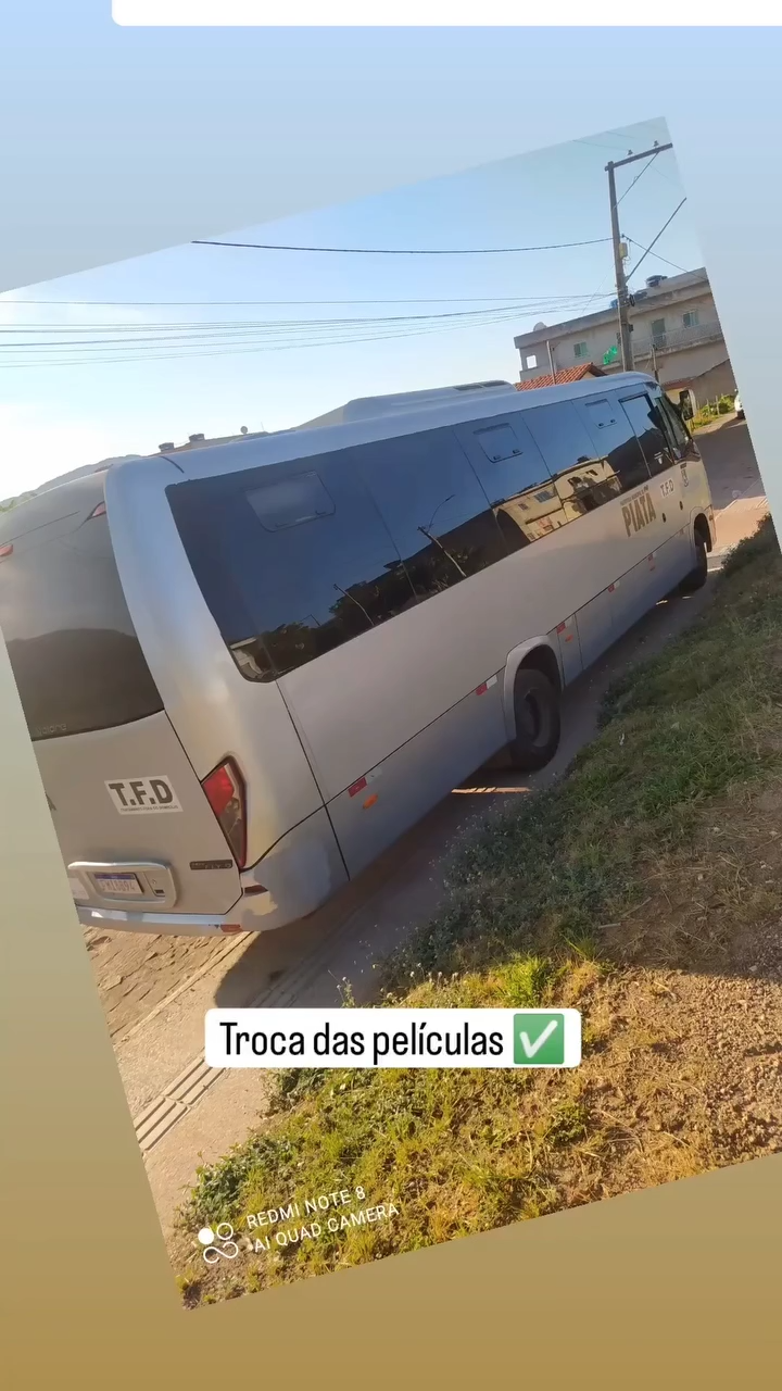 Micro-ônibus com película